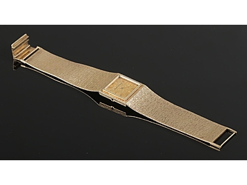 A boxed Bueche Girod 9ct gold wristwatch