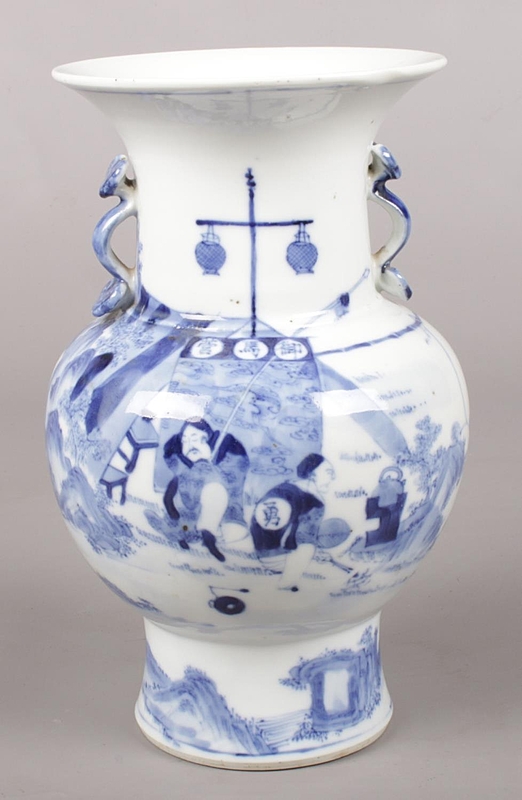 A 19th century Chinese blue and white va